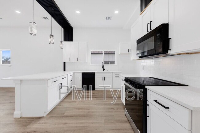 Foto del edificio - 1269 Bonham St