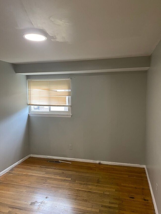 Foto del edificio - 1110 N Warwick Ave