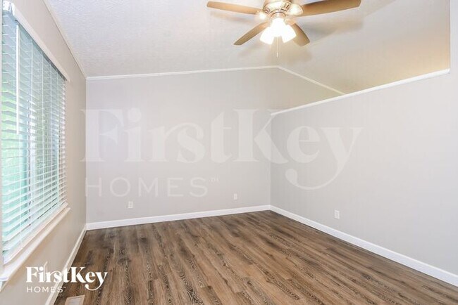 Foto del edificio - 241 Shady Ln