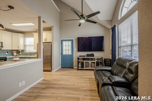 Foto del edificio - 2423 Crown Hollow