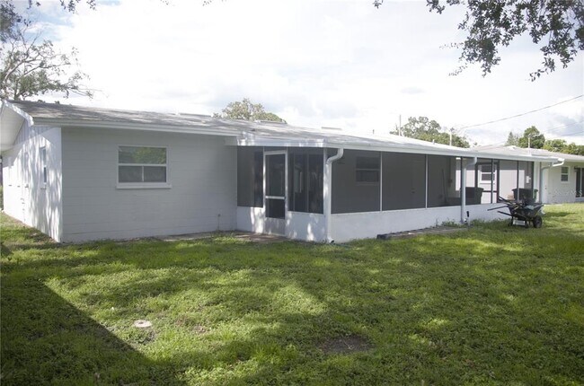 Foto del edificio - 4714 W Chapin Ave