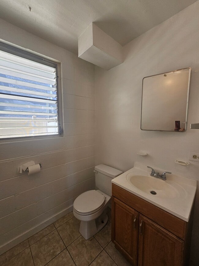 Building Photo - 809 Kinau St