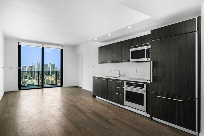 Foto del edificio - 45 SW 9th St