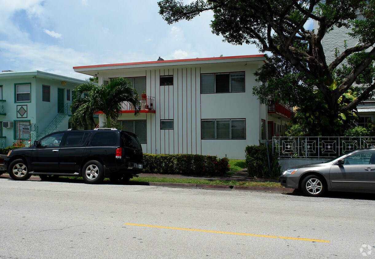 Primary Photo - Regina Apartments