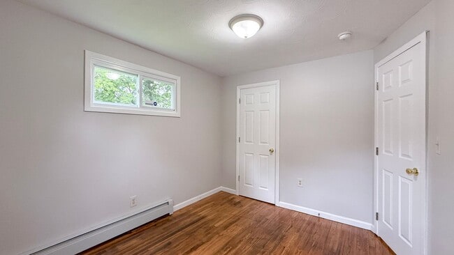 Building Photo - Gorgeous single-family home near Hartford ...