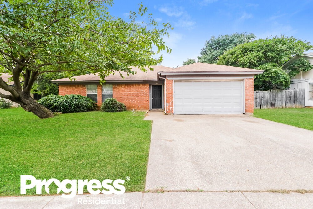 6220 Kelly Elliott Rd, Arlington, TX 76001 House Rental in Arlington