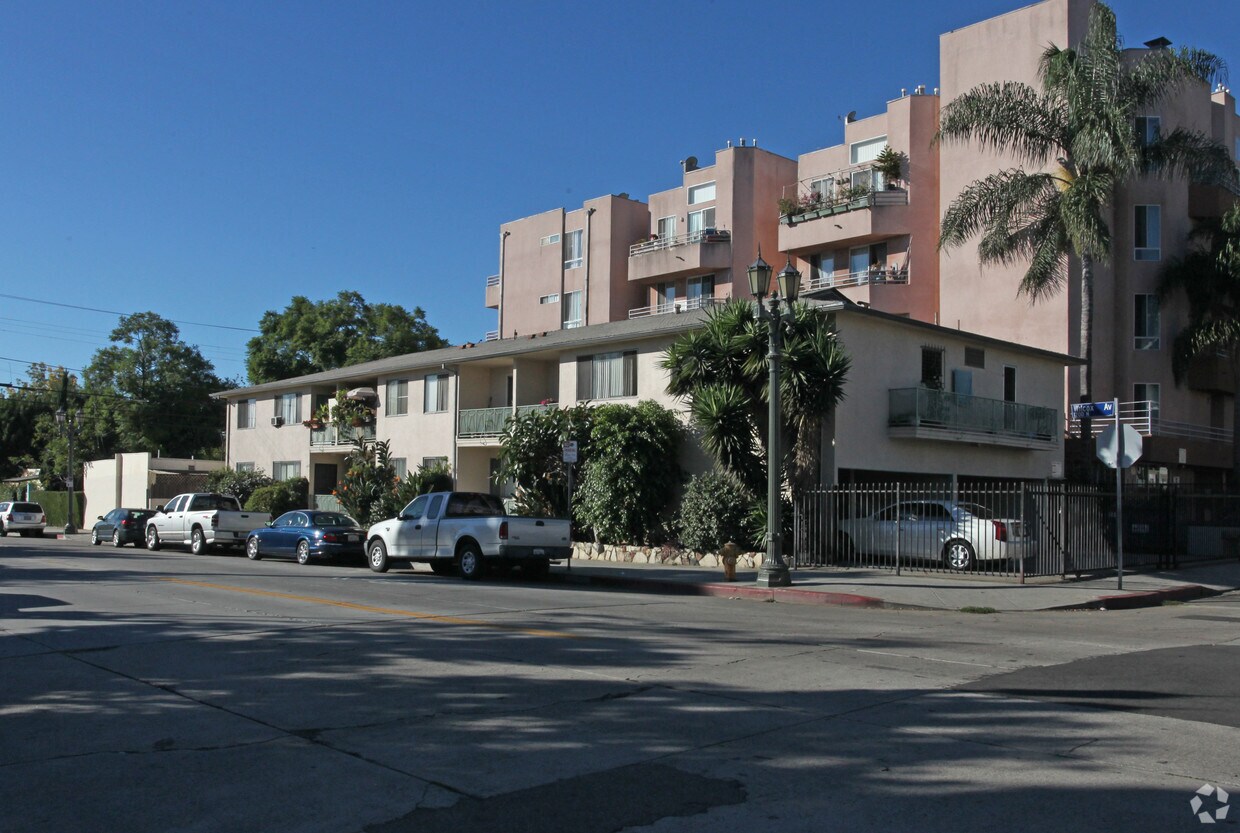 Primary Photo - 1223 Wilcox Ave
