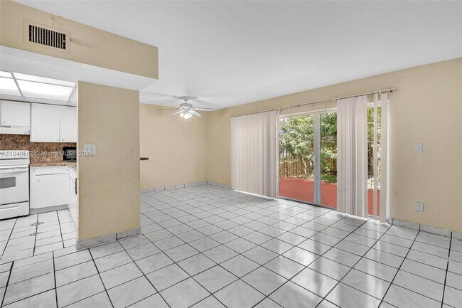 Foto del edificio - 3750 SW 60th Ter