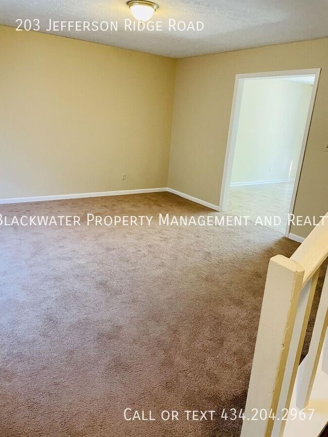 Foto del edificio - 203 Jefferson Ridge Rd