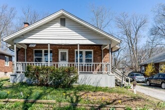 Building Photo - 606 Paris Ct