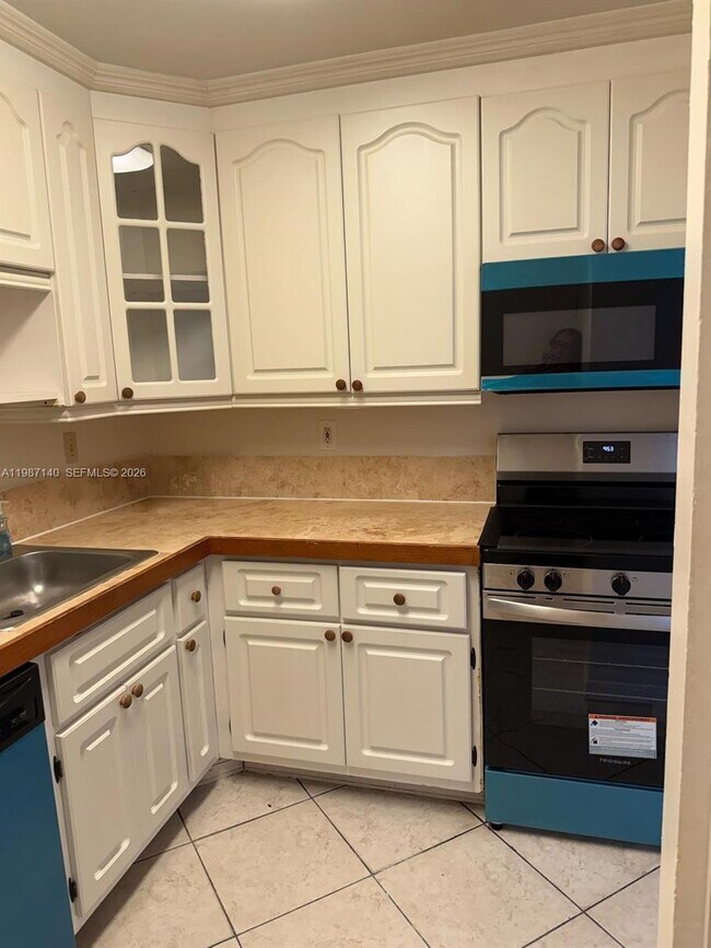 Foto del edificio - 7477 SW 82nd St