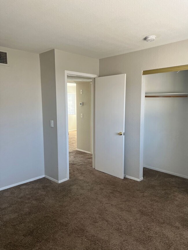 Building Photo - Ask about our move in Special