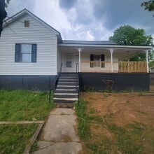 Building Photo - 989 Harris St