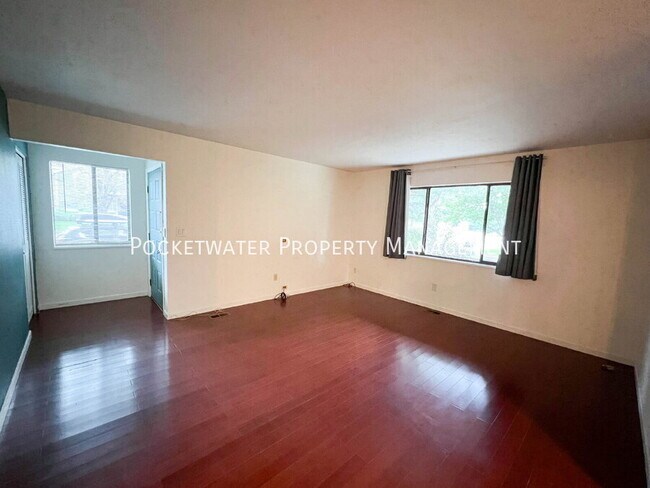 Foto del edificio - 1400 Crete Ct
