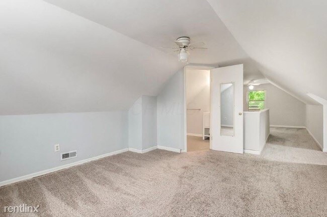 Building Photo - 3 br, 1.5 bath House - 696 E Beaumont Rd