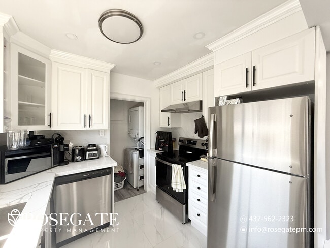 Building Photo - Newly Renovated 3-Bedroom Detached Home – ...