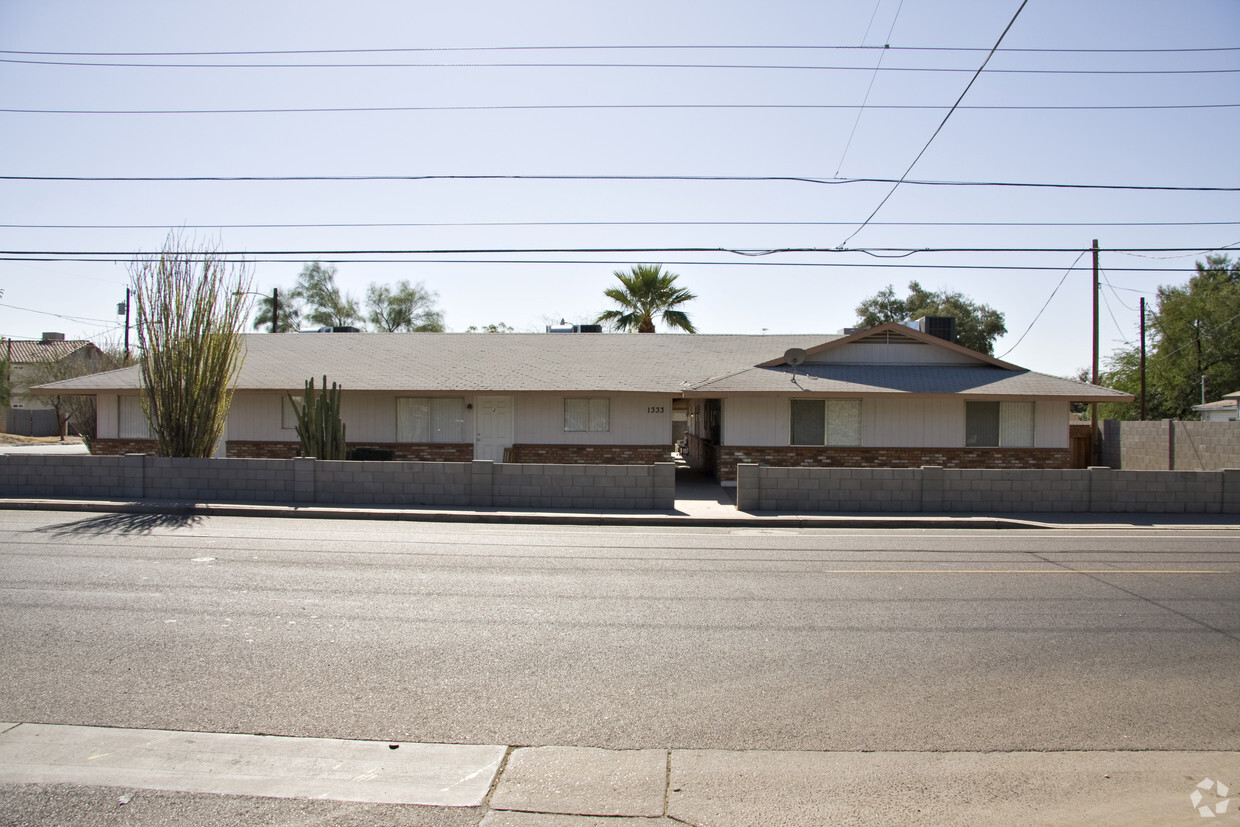 Primary Photo - Ebony House