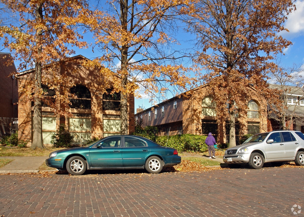 Primary Photo - 938-942 10th Ave