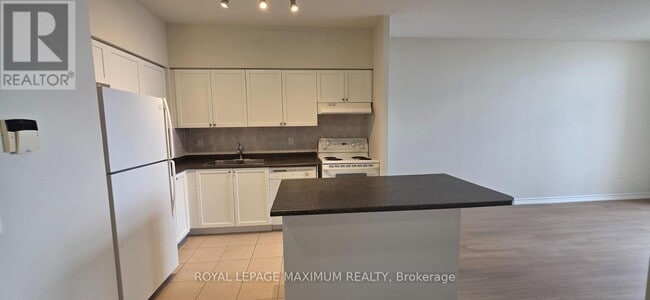 Building Photo - 55 Strathaven Dr