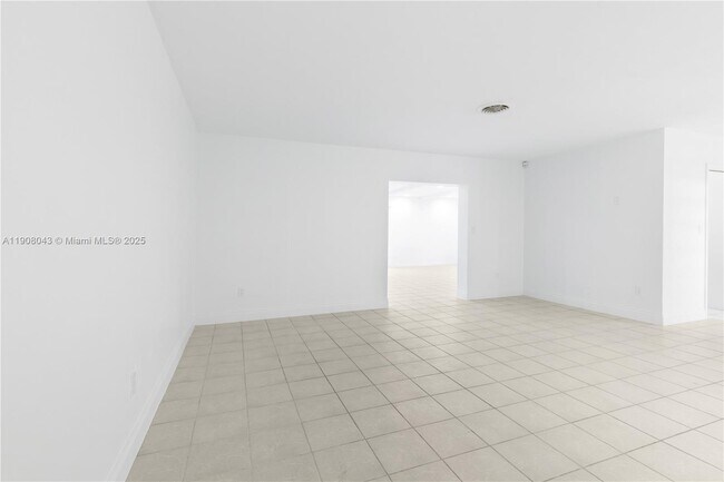 Foto del edificio - 16412 SW 74th Ct