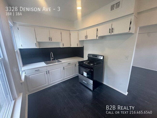 Foto del edificio - 3328 Denison Ave