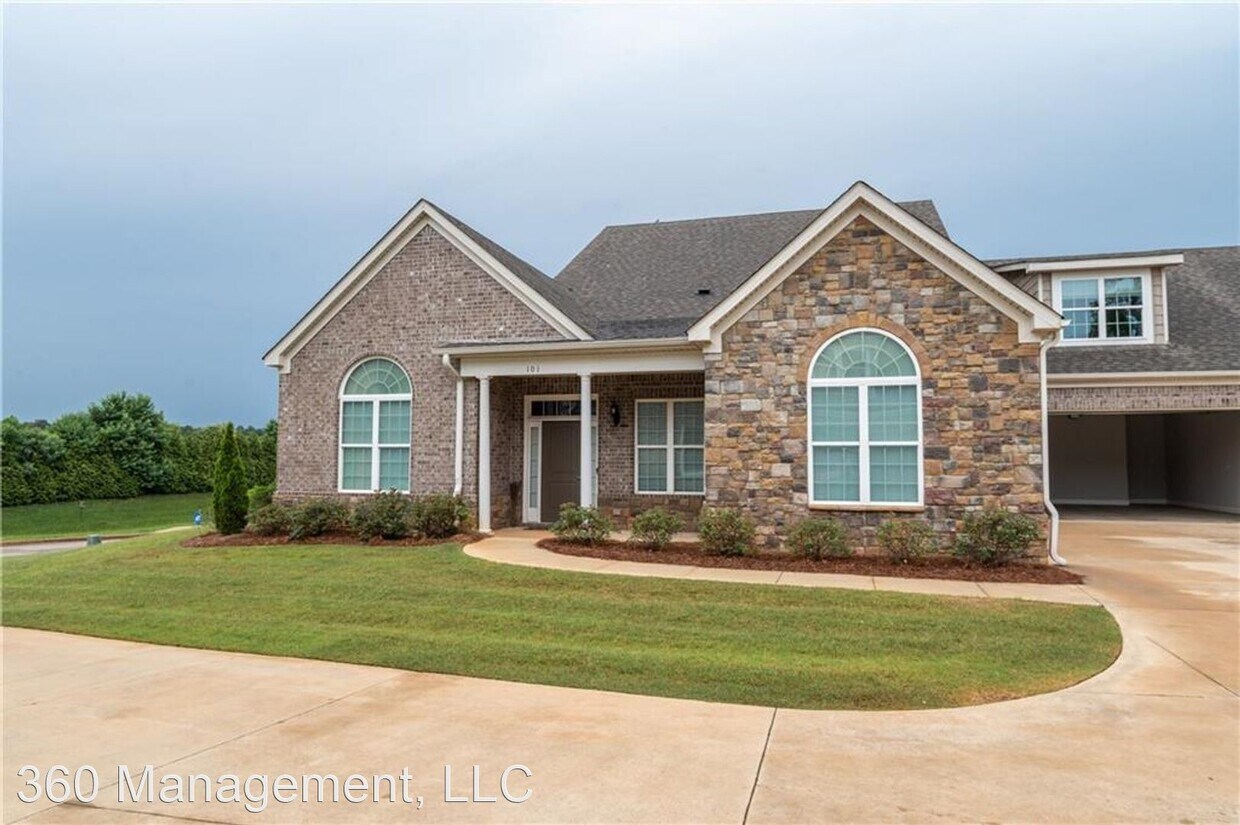 Primary Photo - 3 br, 3 bath House - 688 Villas Way #101