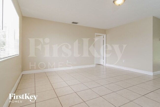 Building Photo - 2921 N 74th Way