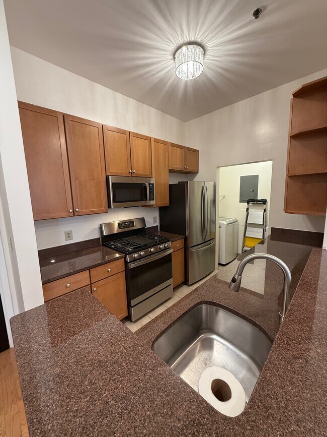 Building Photo - 309 Holland Ln