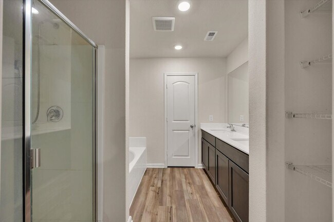Foto del edificio - 740 Saratoga Dr