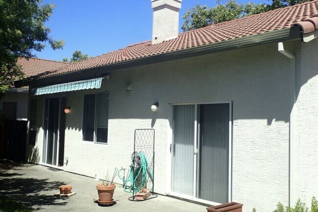 Foto del edificio - 3 BR/2BA | Newly Renovated Single Family Home | 3-Car Garage | Fenced yard!