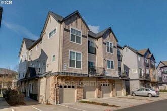 Building Photo - 10805 NE Red Wing Way