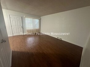 Building Photo - 607 E McKinley Ave