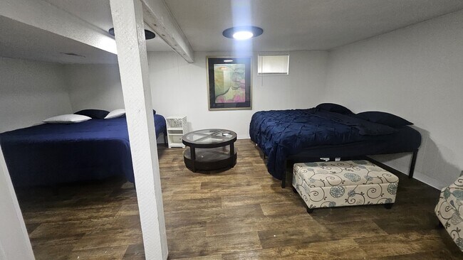 Foto del edificio - 13323 Donnelly Ave