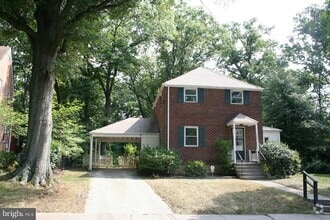 Building Photo - 305 N Emerson St