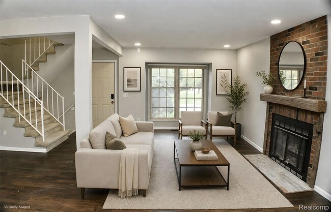 Building Photo - 1483 Colony Dr