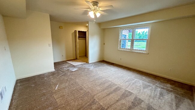 Building Photo - 3736 Carman Rd
