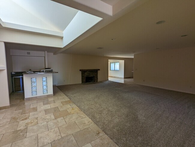 Building Photo - 9625 N 33rd St