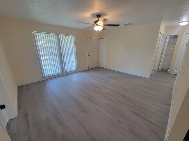 Foto del edificio - 7330 Ivory Terrace