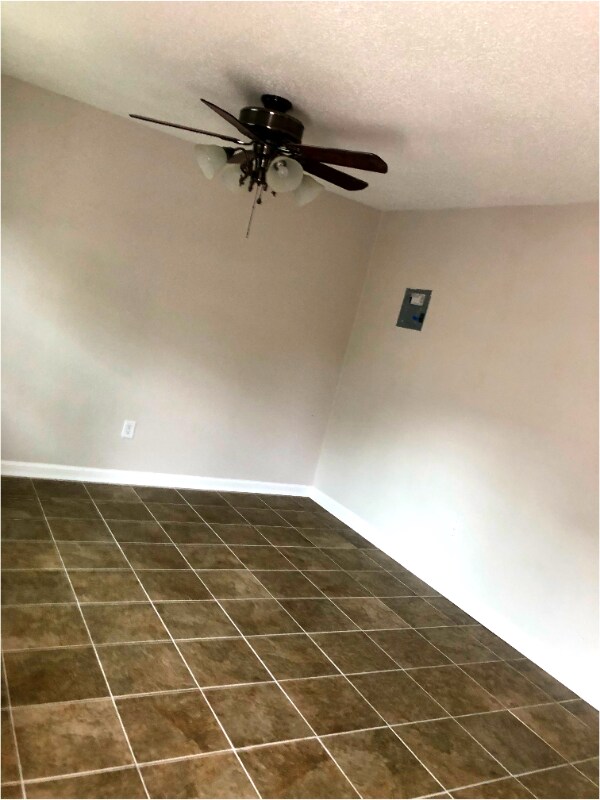 Foto del edificio - 306 N Gilmer St