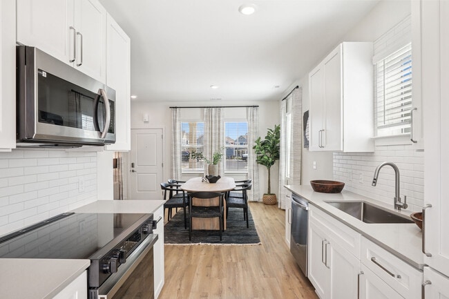 Foto del edificio - Hamlet Falling Creek - Homes & Townhomes f...