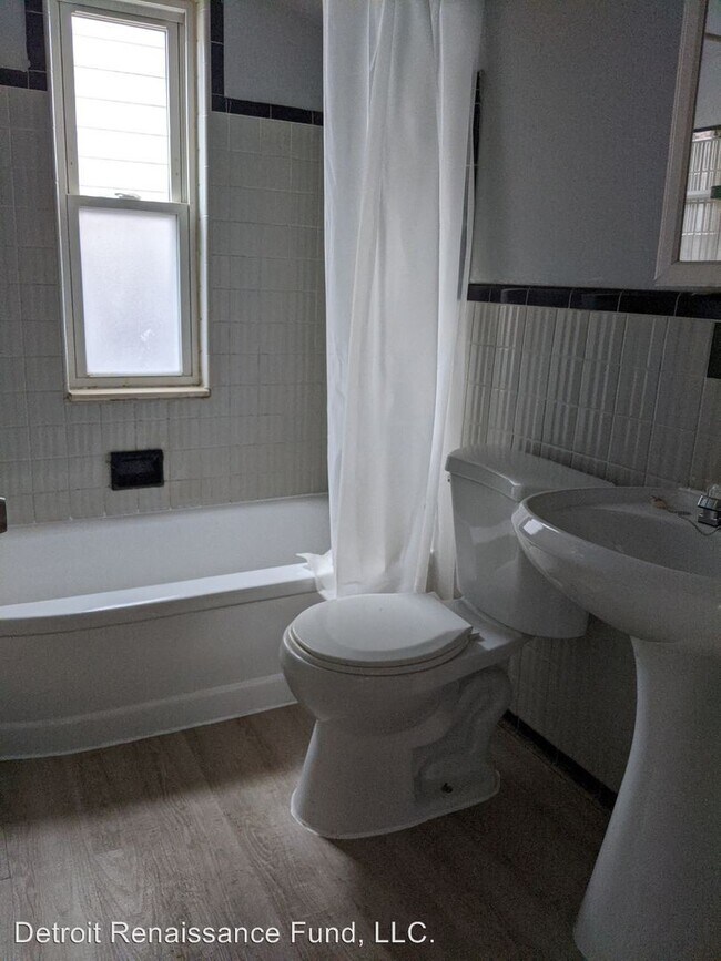 Foto del edificio - 3 br, 1.5 bath House - 17660 Runyon