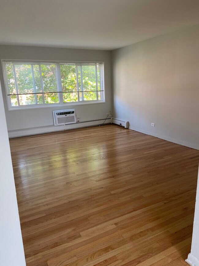 Foto del edificio - 8544 Niles Center Rd