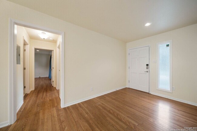 Building Photo - ALAMO HEIGHTS SINGLE-STORY HOME