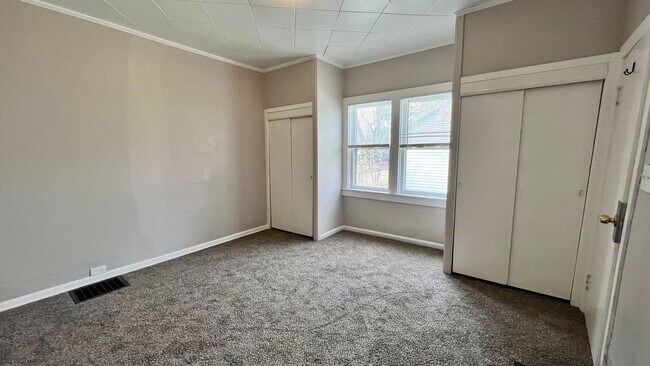 Foto del edificio - 553 Fremont Ave NW