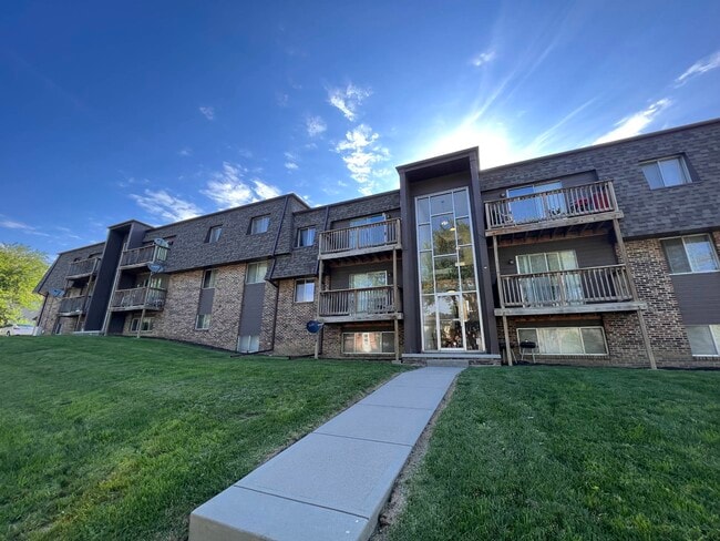 Building Photo - Westland Arms Apartments