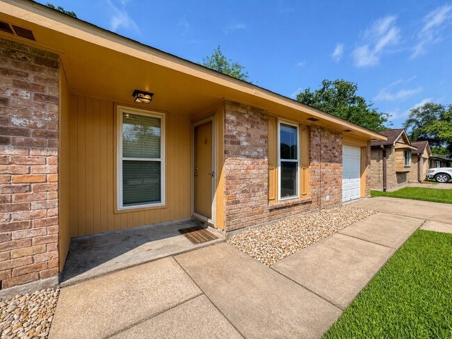 Building Photo - 506 Avondale Ln