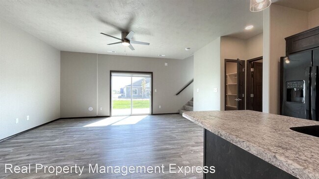 Foto del edificio - 3 br, 2.5 bath Apartment - Brand New Townh...