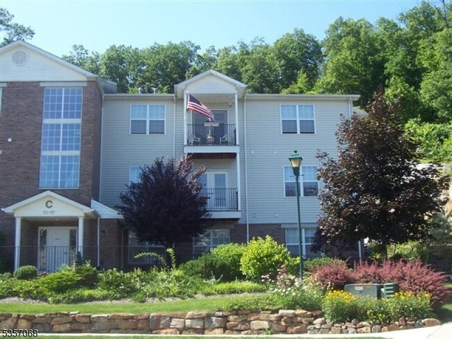 Building Photo - 53 Mountain View Ct