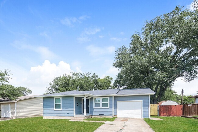 Building Photo - 3 BR/1BA | Newly Renovated Single Family Home | 1-Car Garage Parking | Gated backyard