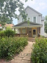 Building Photo - 111 SW Fillmore St